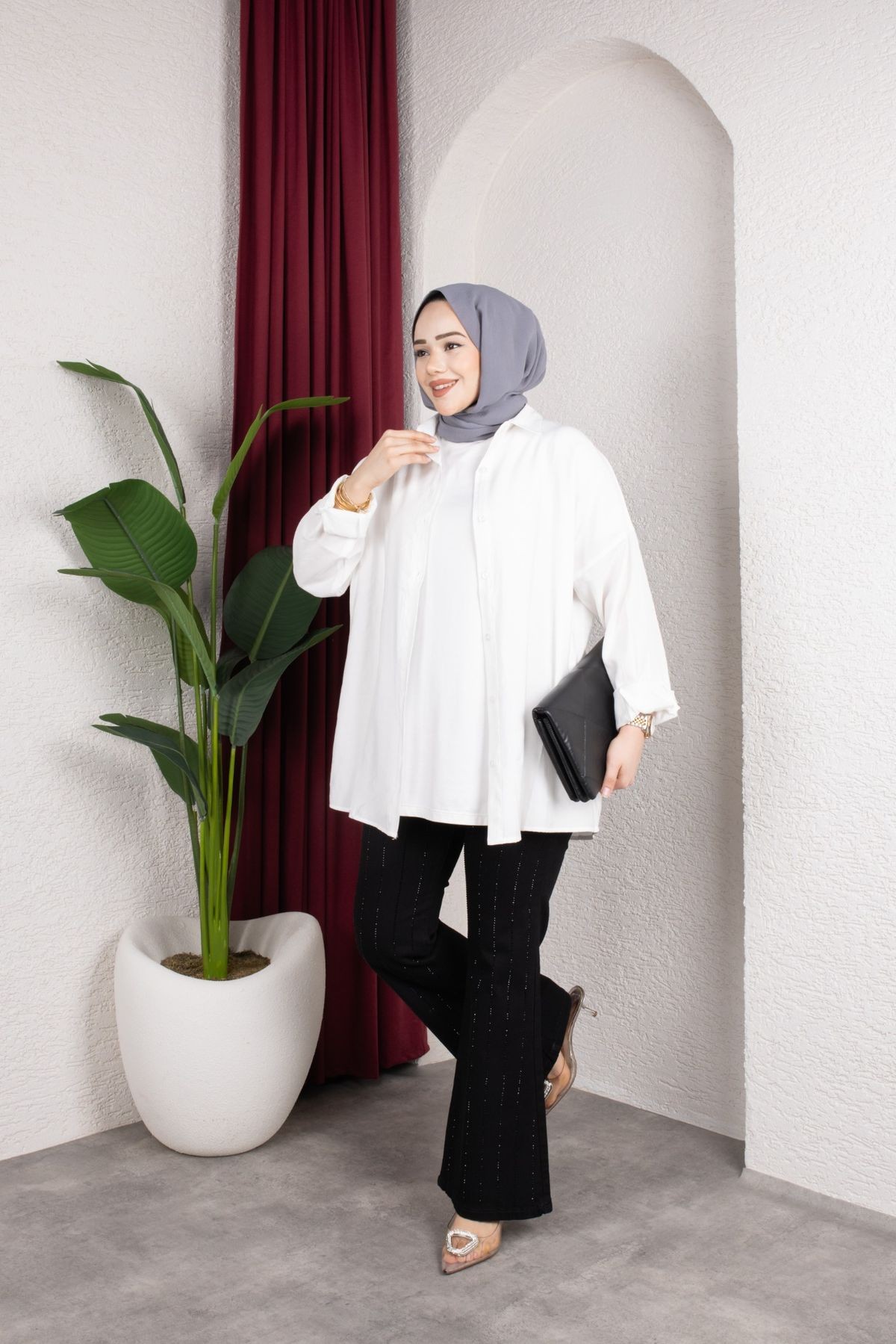 Taş Detaylı Kot Pantolon - Siyah