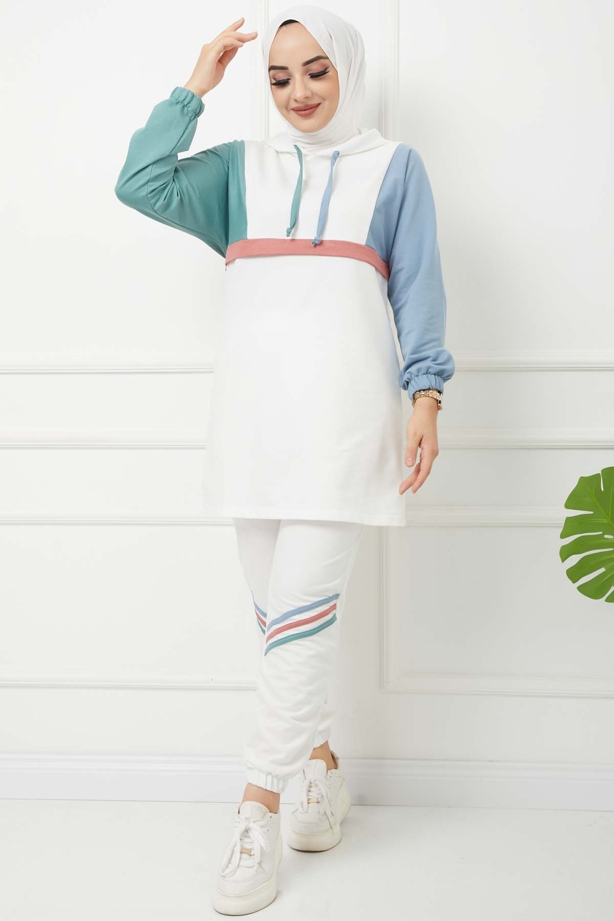 Garnili Şerit Detaylı Takım - Beyaz