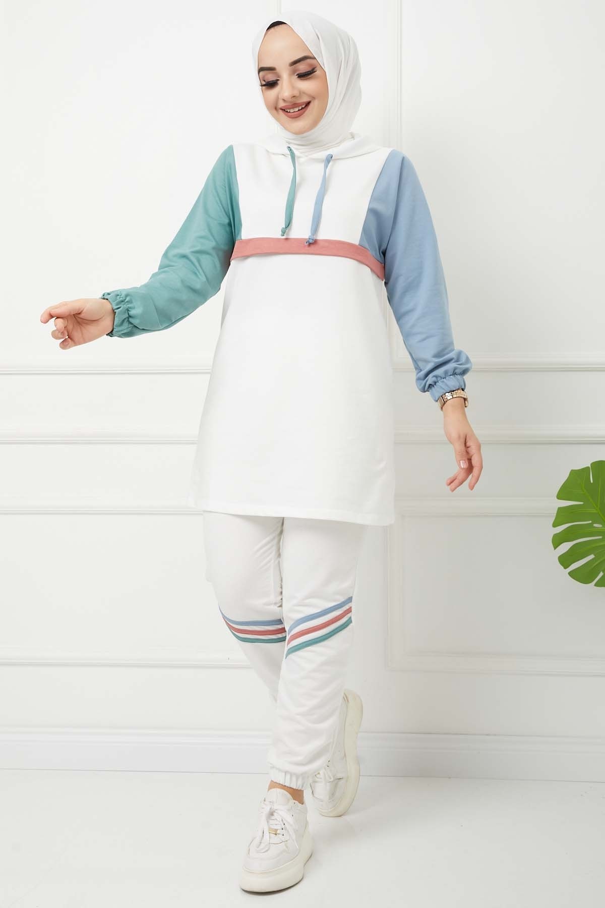 Garnili Şerit Detaylı Takım - Beyaz