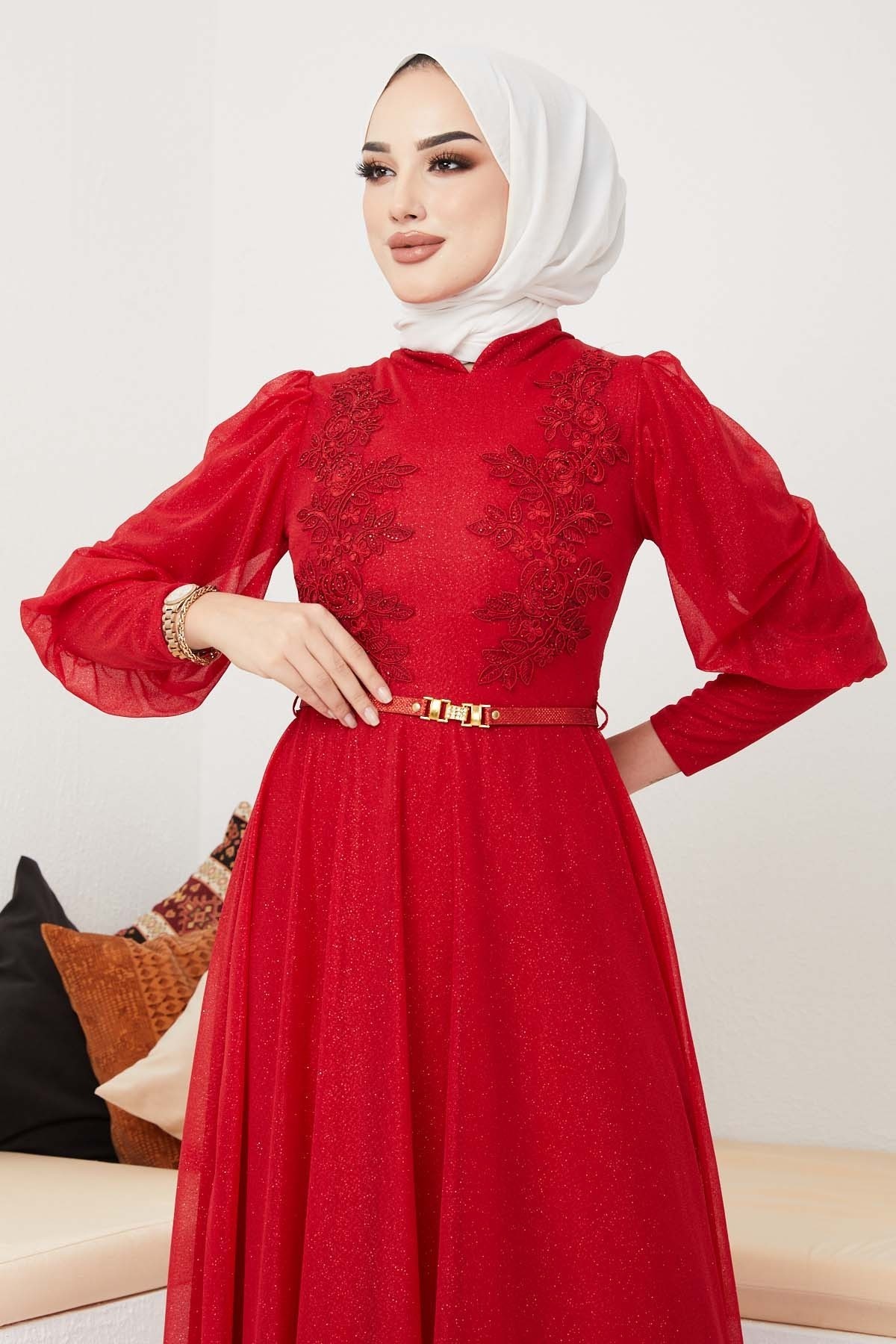 Dantel Detaylı Kemerli Abiye - Kırmızı