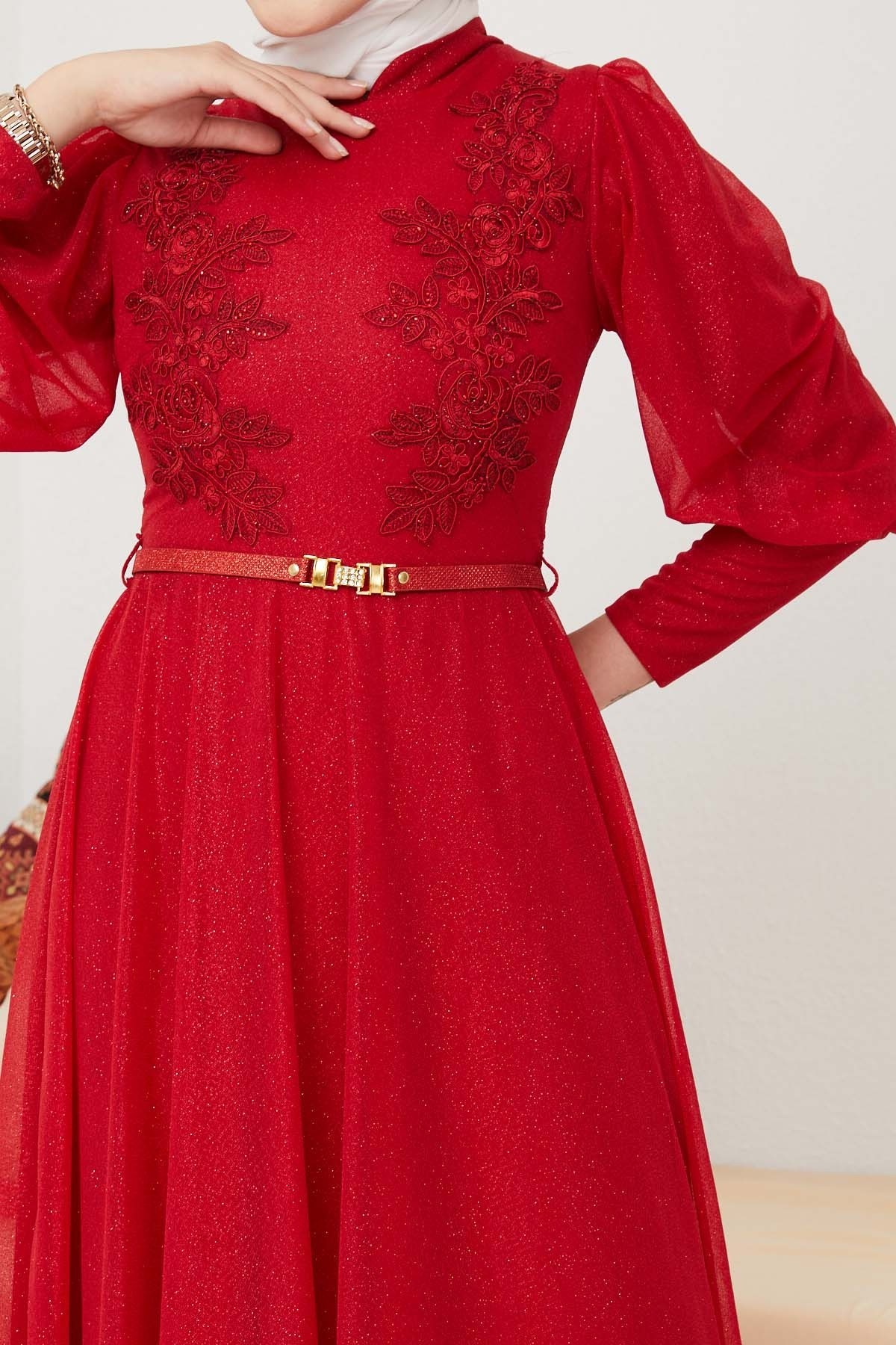 Dantel Detaylı Kemerli Abiye - Kırmızı