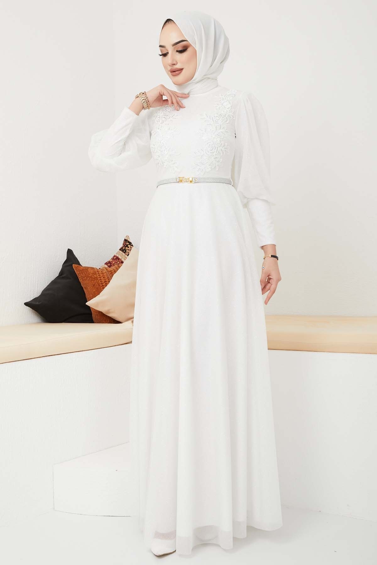 Dantel Detaylı Kemerli Abiye - Beyaz