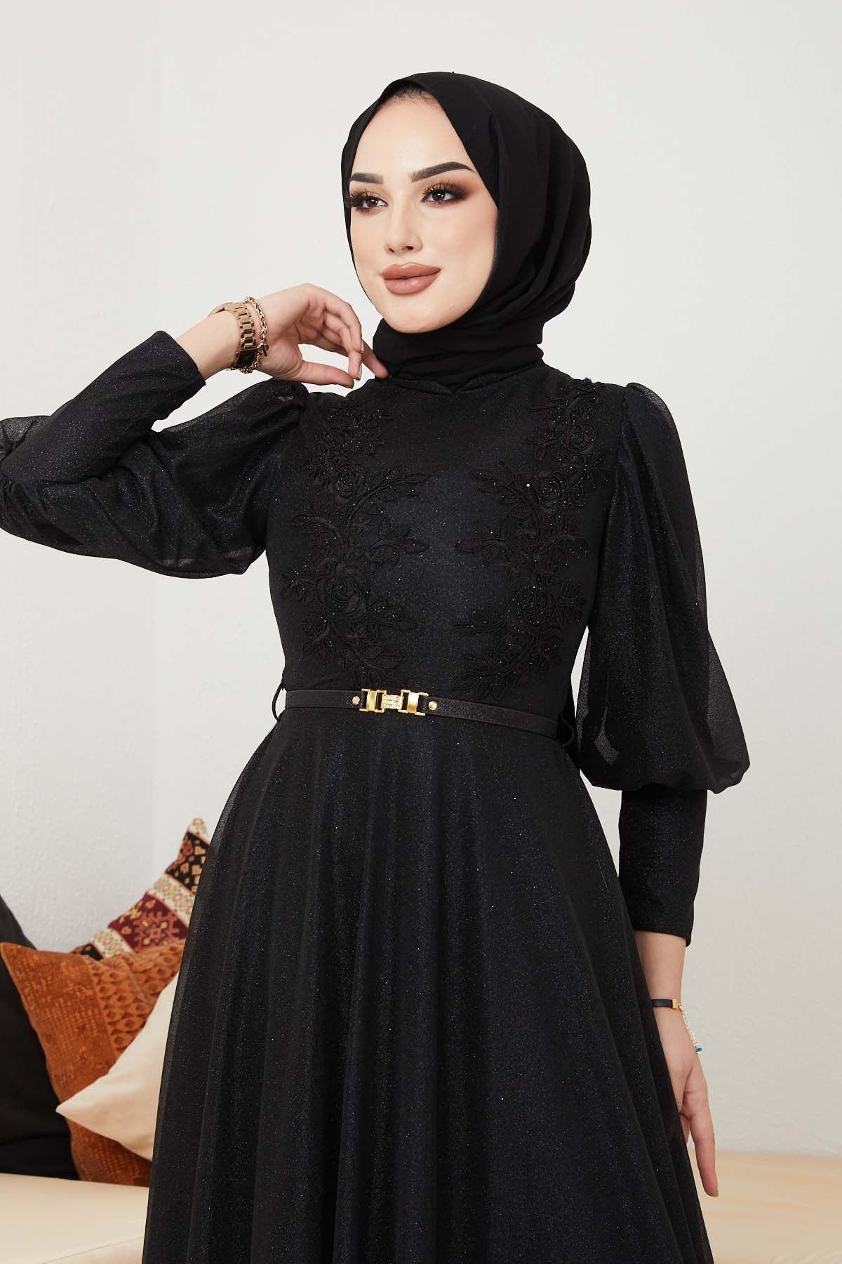 Dantel Detaylı Kemerli Abiye - Siyah
