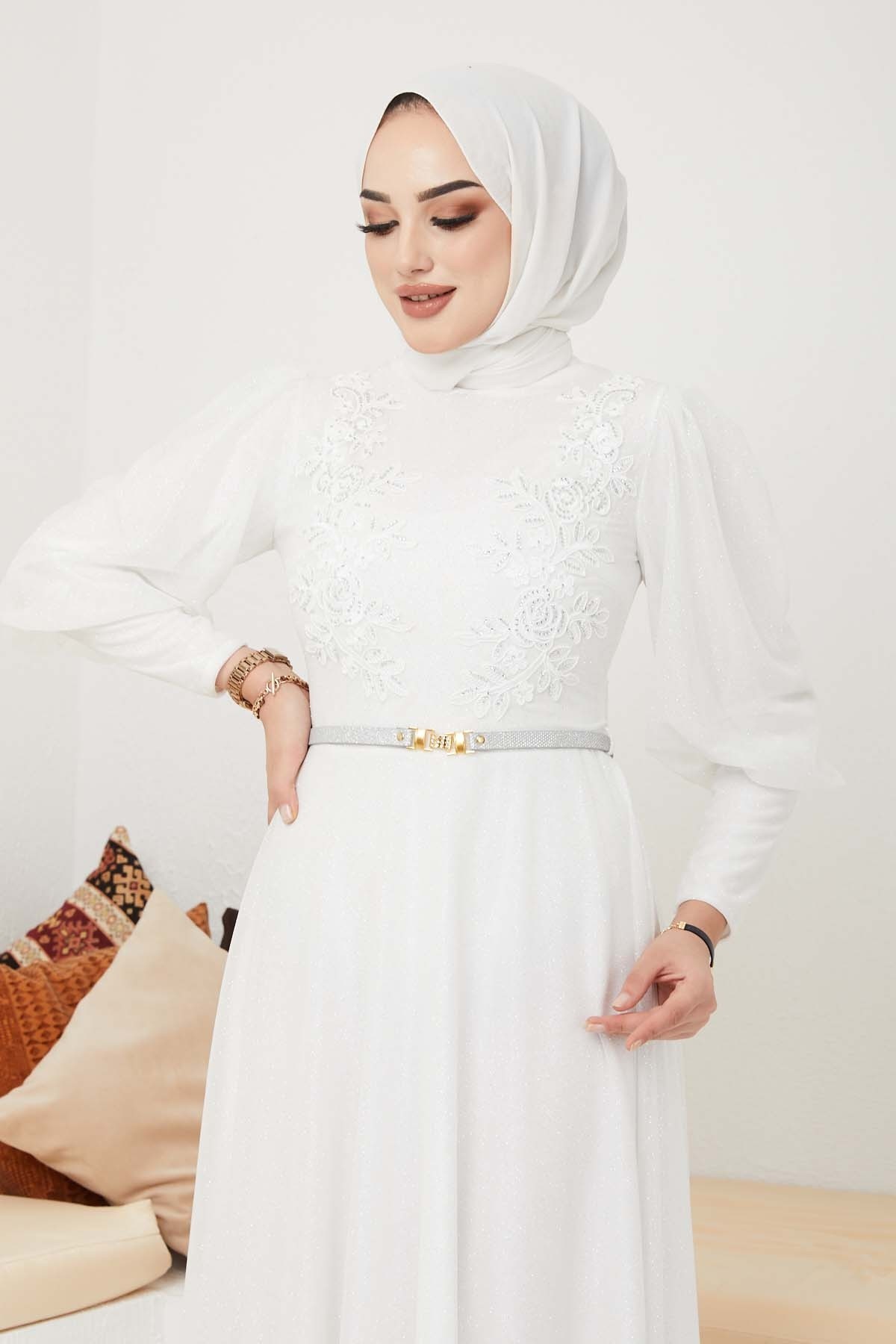Dantel Detaylı Kemerli Abiye - Beyaz