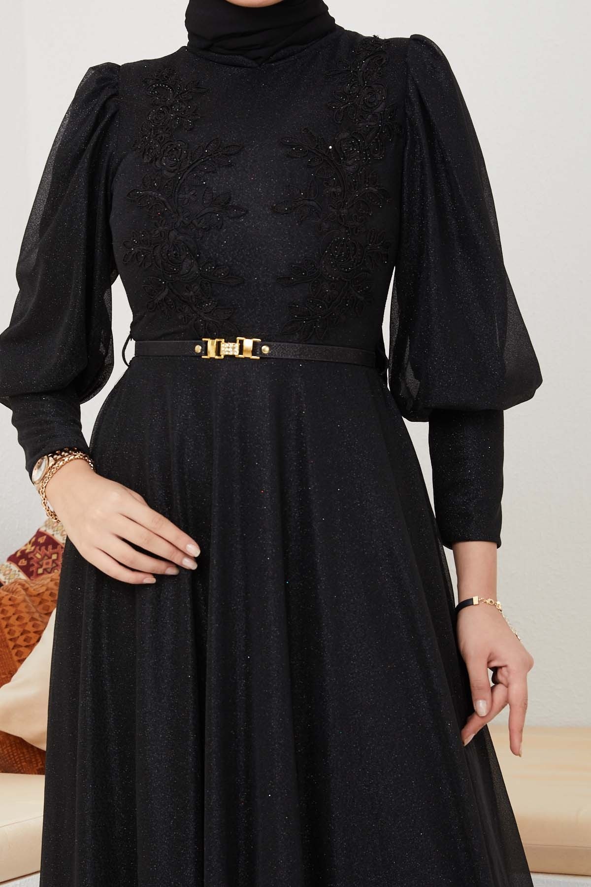 Dantel Detaylı Kemerli Abiye - Siyah