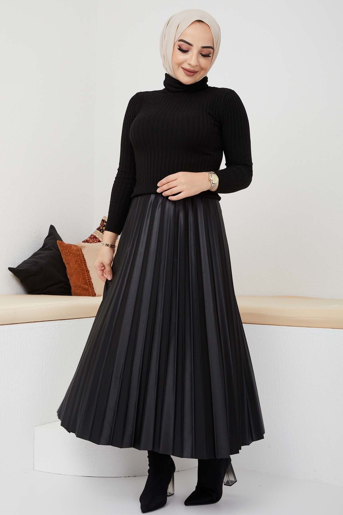 Pliseli Deri Etek - Siyah