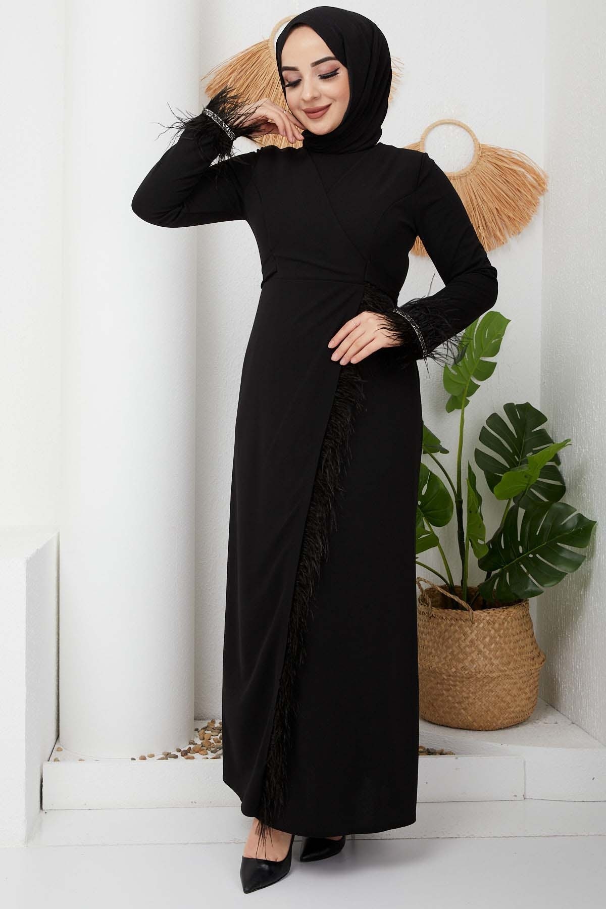 Tüy Detaylı Abiye - Siyah