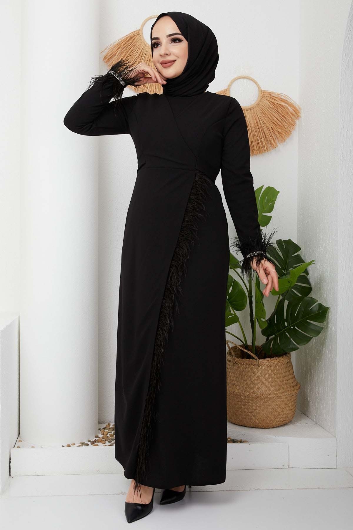 Tüy Detaylı Abiye - Siyah