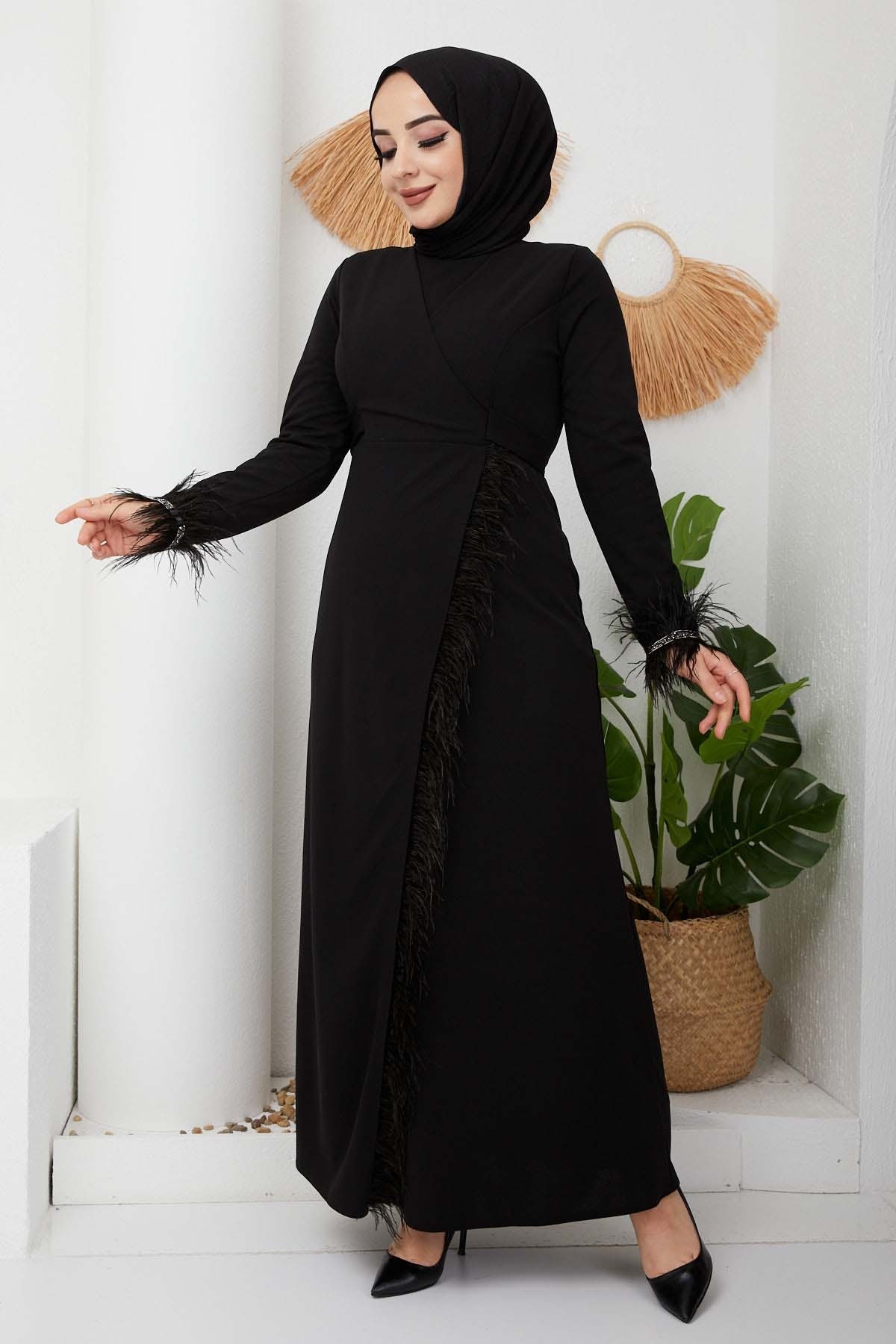 Tüy Detaylı Abiye - Siyah