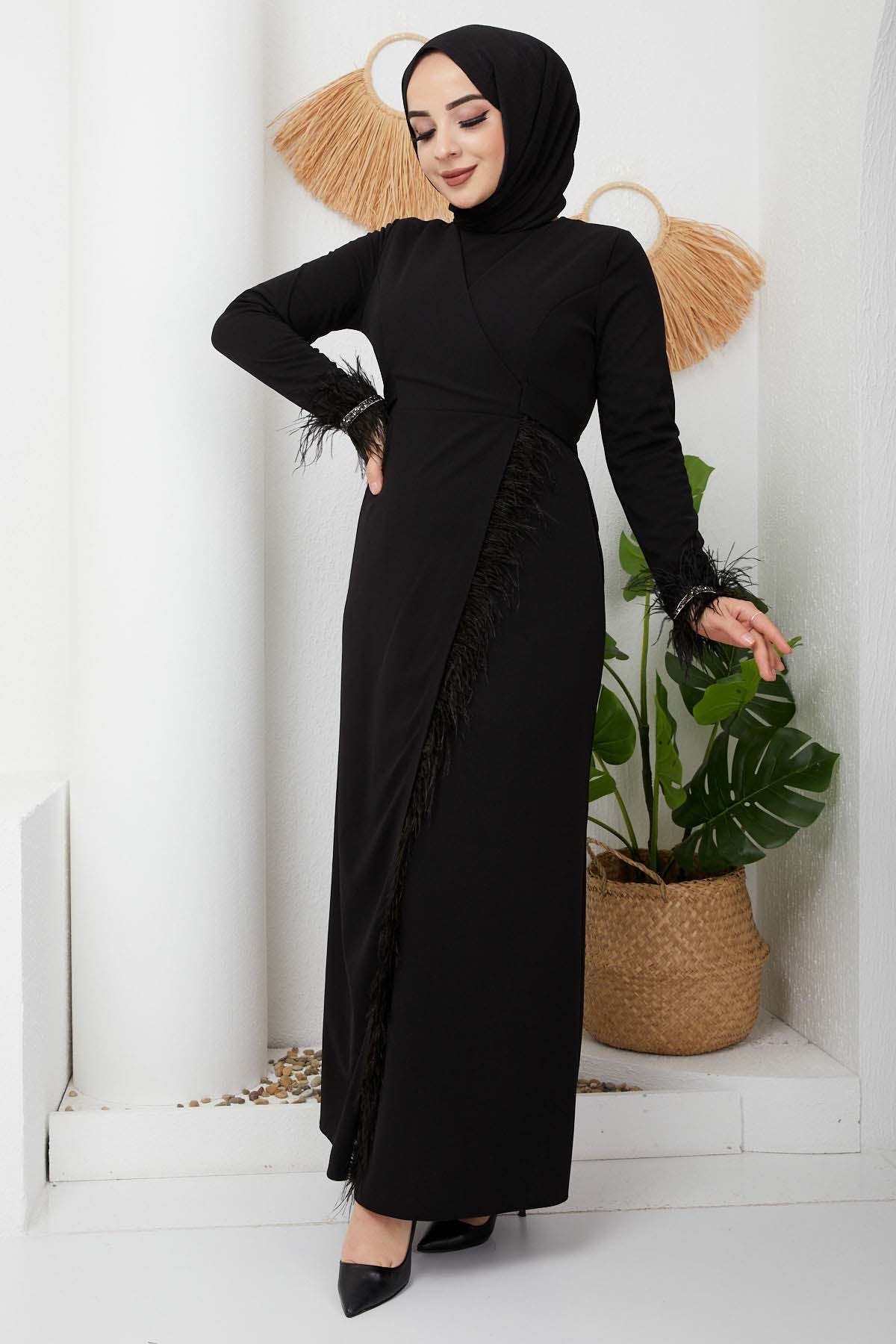 Tüy Detaylı Abiye - Siyah