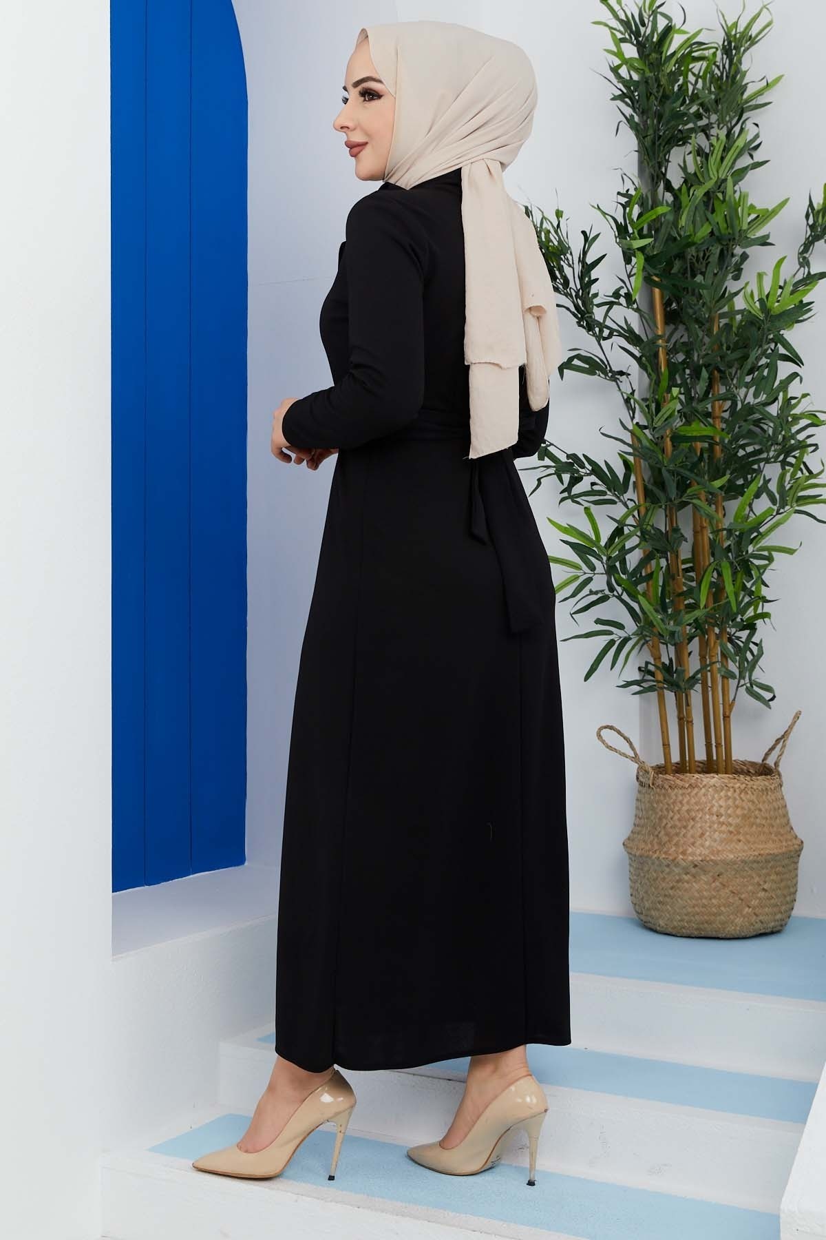 Omuz Düğmeli Kemerli Elbise - Siyah