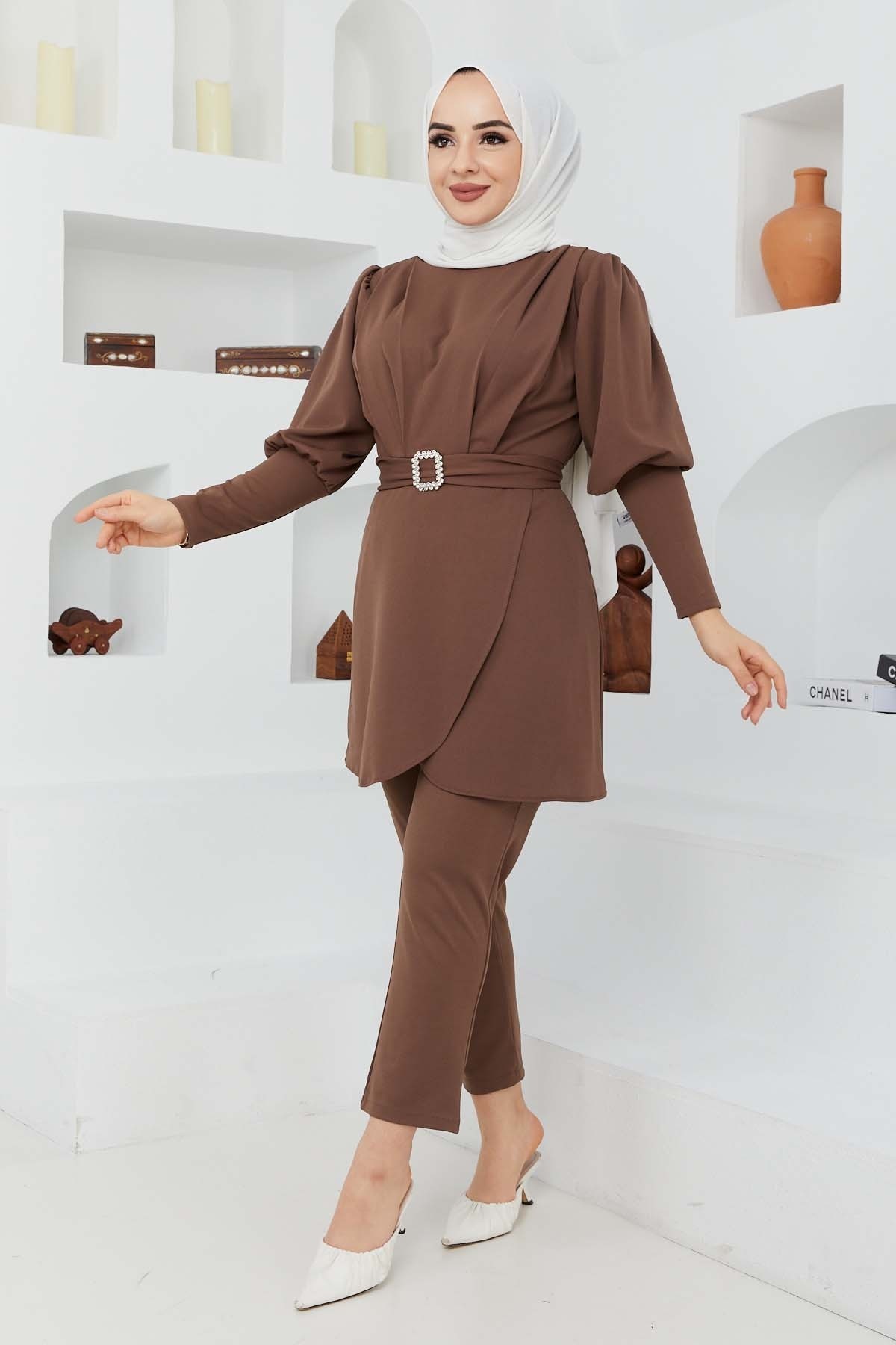 Kemerli Taşlı Takım - Kahve