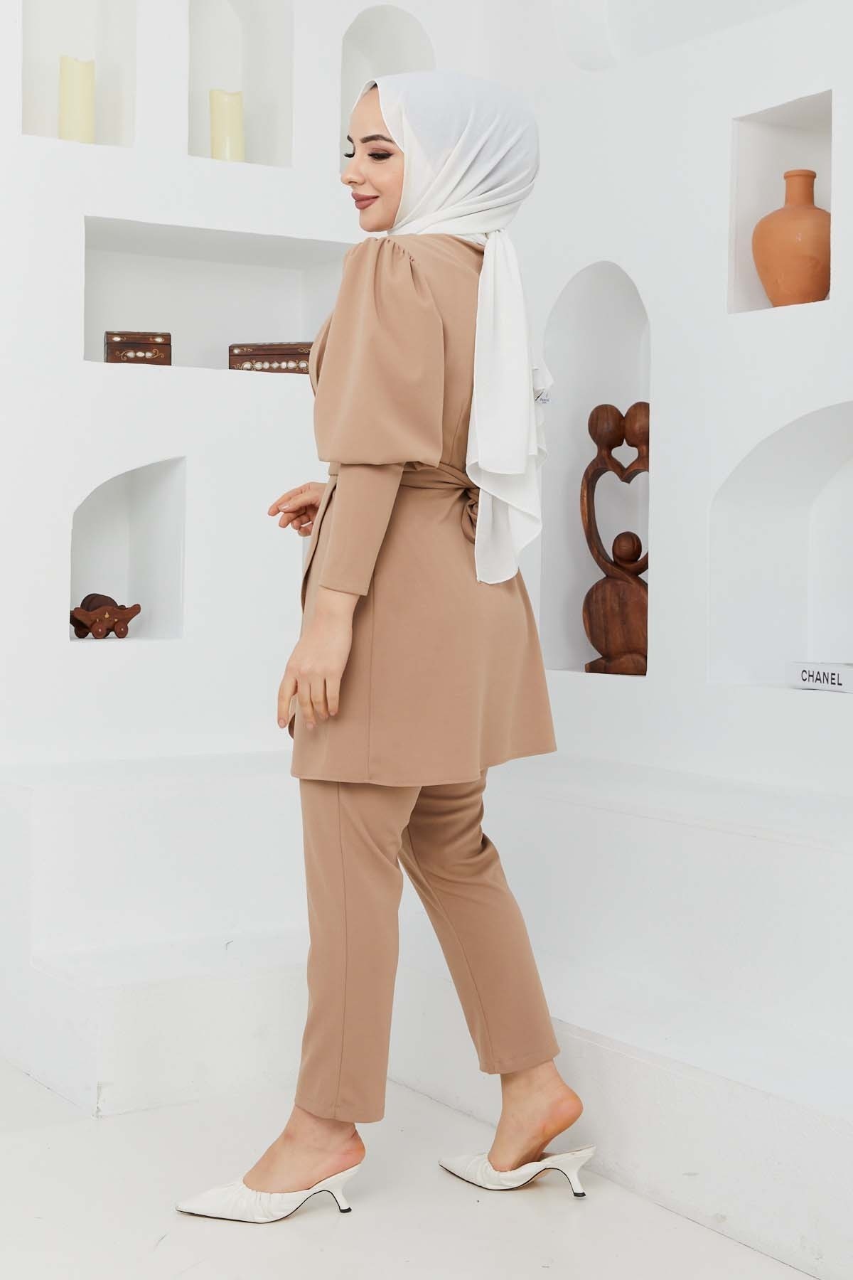 Kemerli Taşlı Takım - Bej