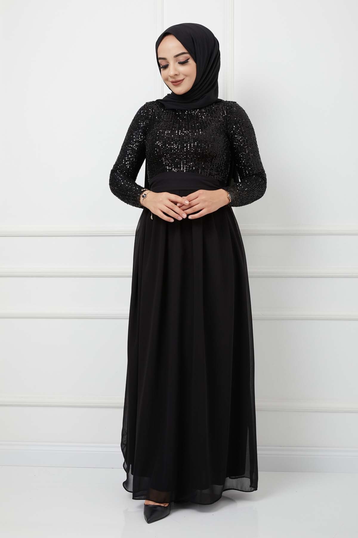 Üstü Pullu Abiye - Siyah