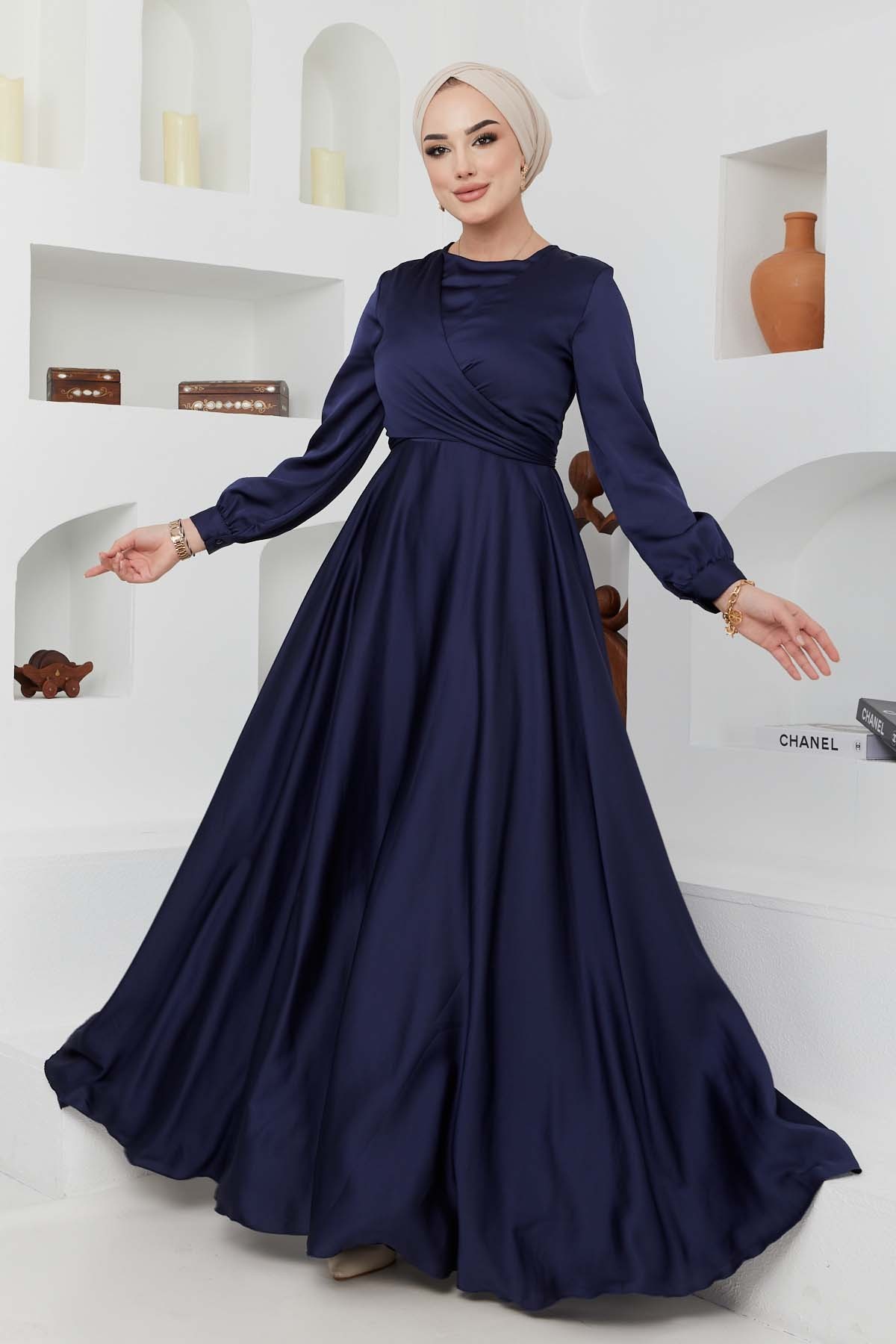 Ceren Saten Abiye - Laci