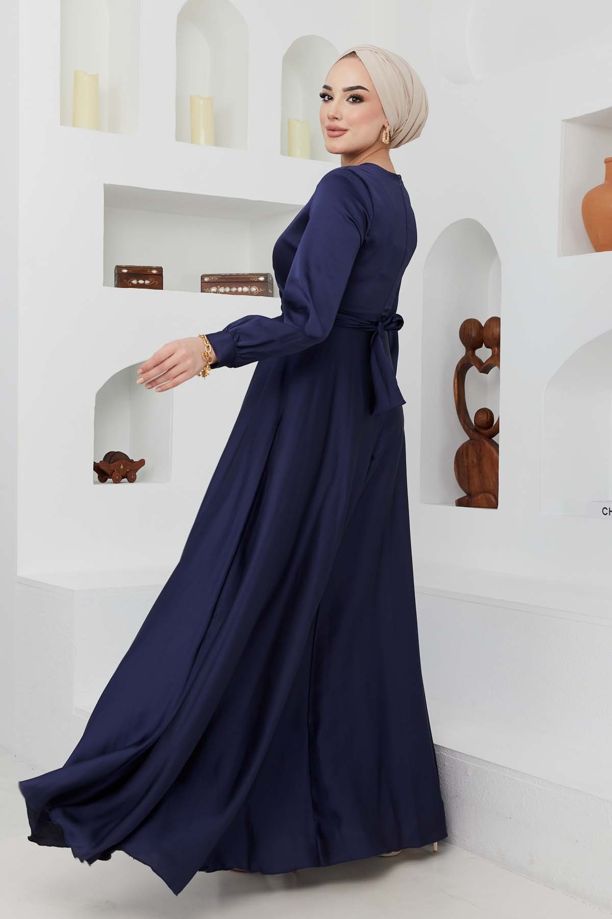 Ceren Saten Abiye - Laci