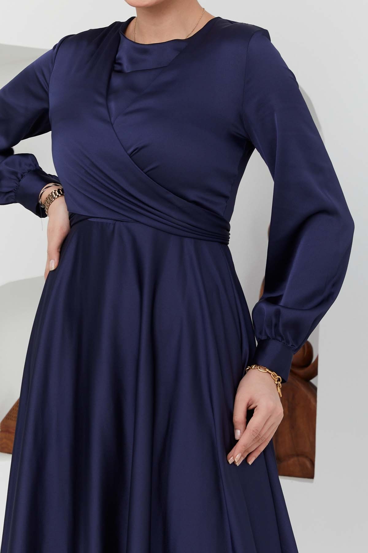 Ceren Saten Abiye - Laci