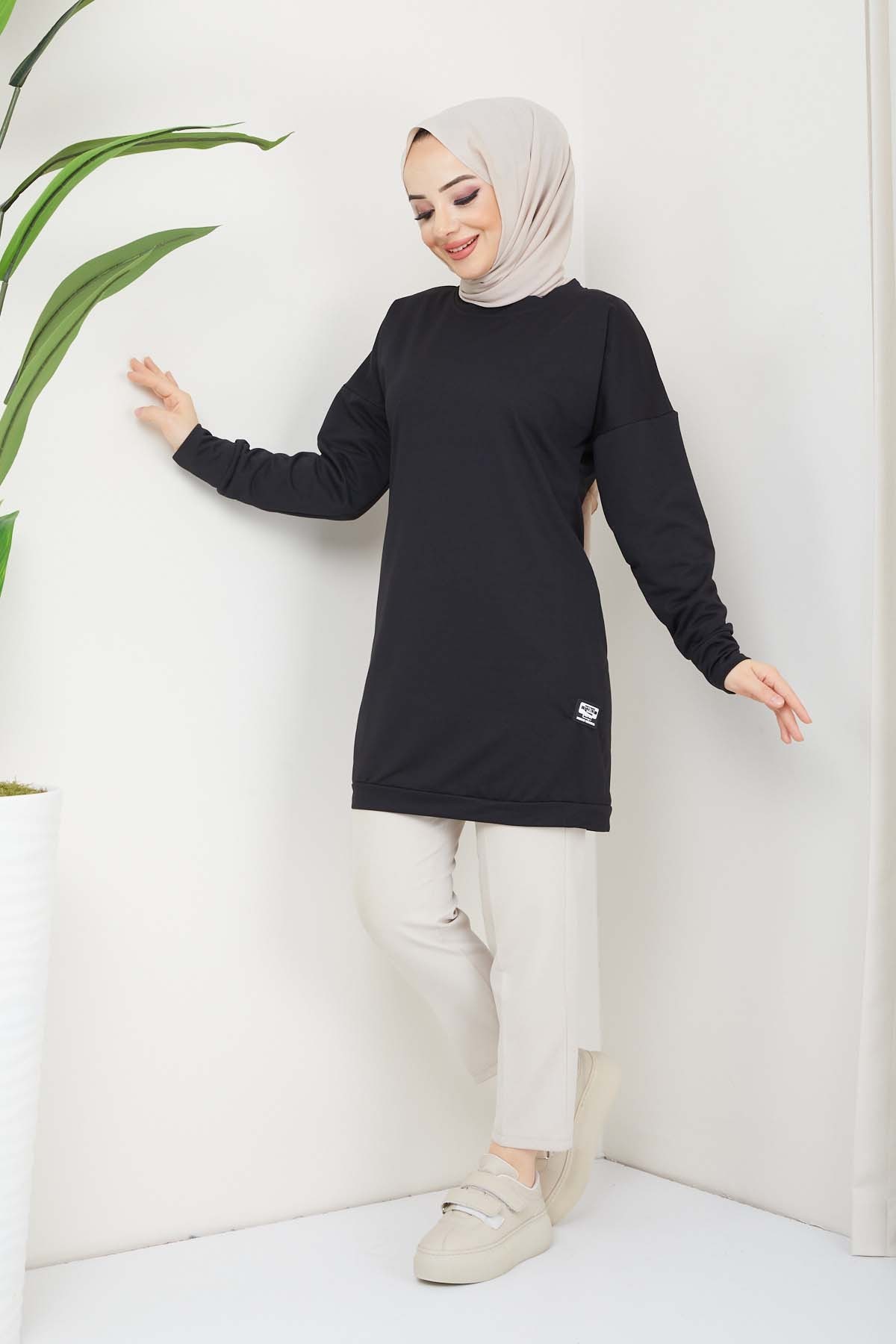 Aksesuarlı Tunik- Siyah