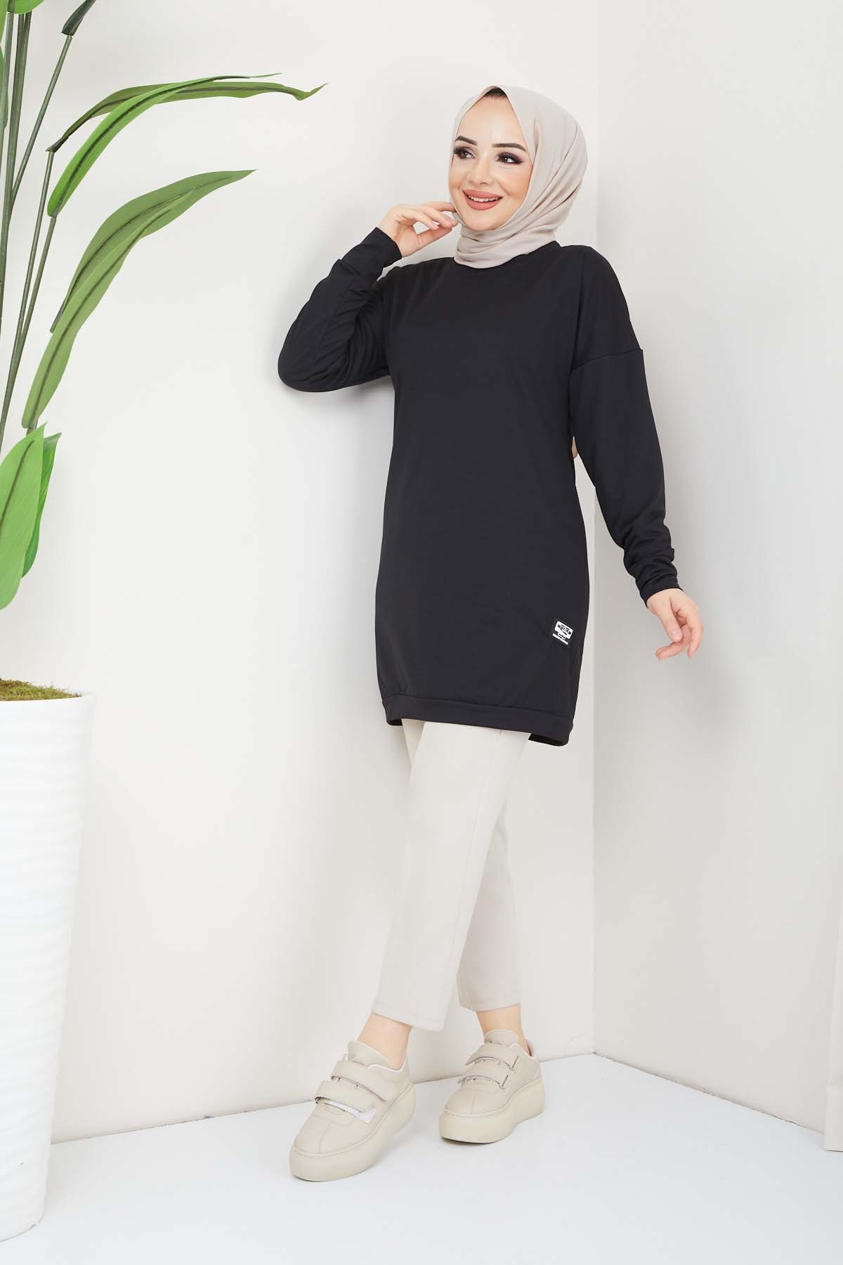 Aksesuarlı Tunik- Siyah