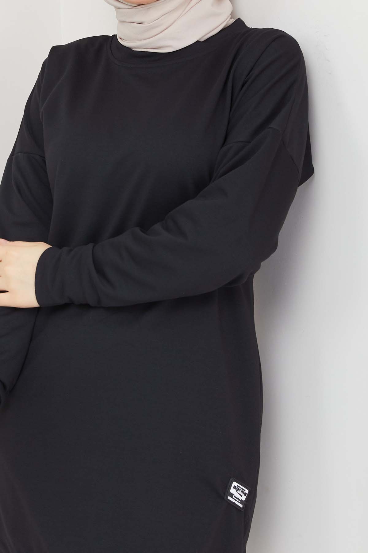 Aksesuarlı Tunik- Siyah