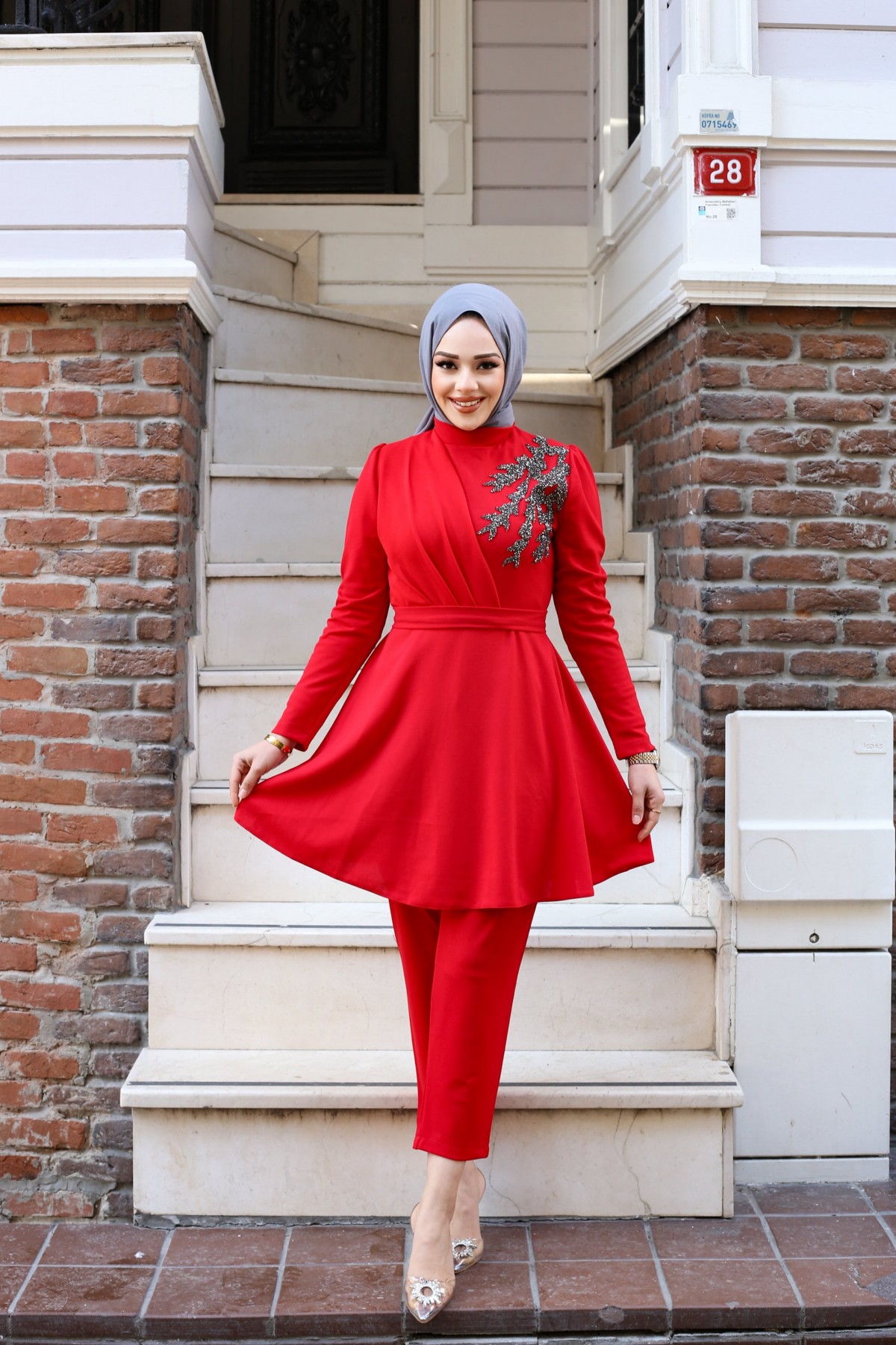 Ulyana Taşlı Takım - Kırmızı