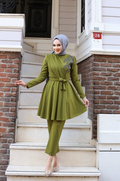 Ulyana Taşlı Takım - Yağ Yeşili