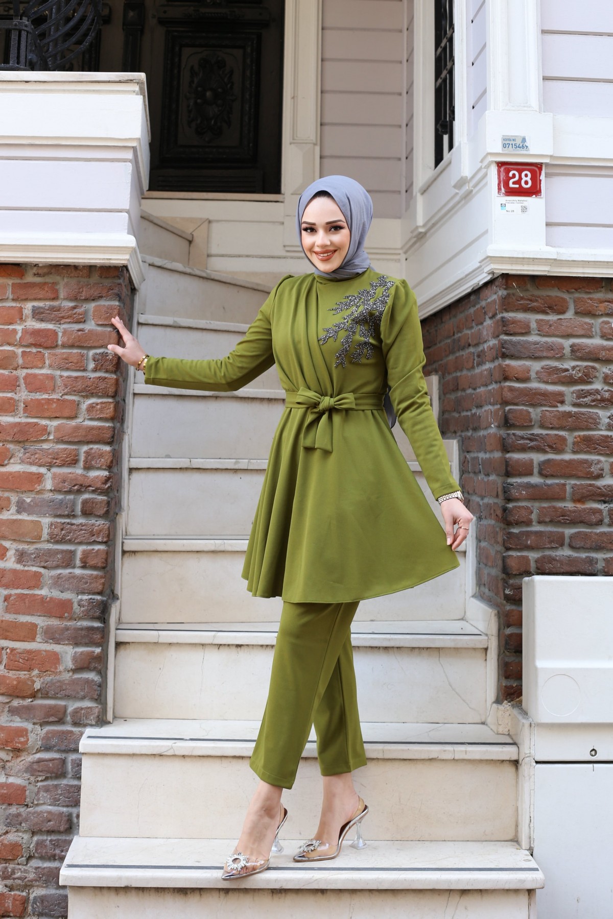 Ulyana Taşlı Takım - Yağ Yeşili